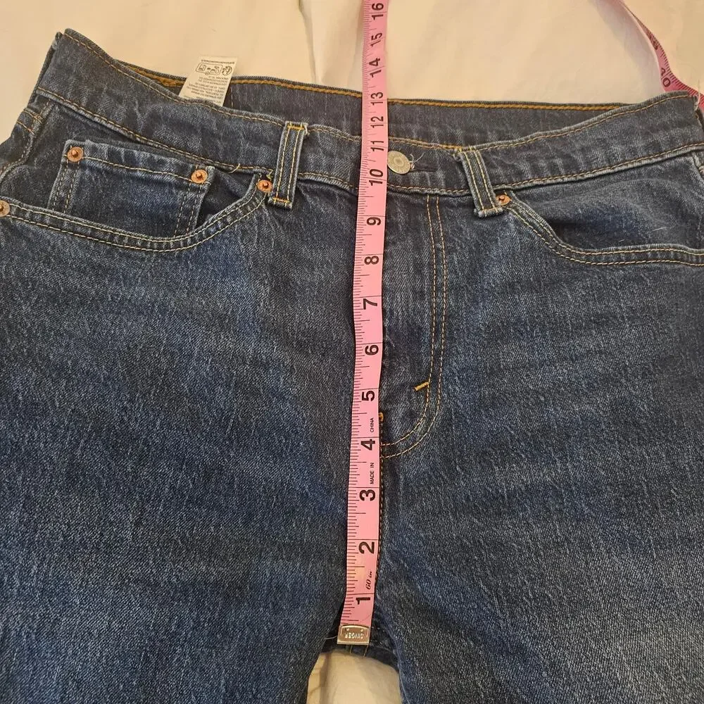 Levi’s 505 Jeans Men’s 32x30 Regular Fit Straight Leg Medium Wash Denim